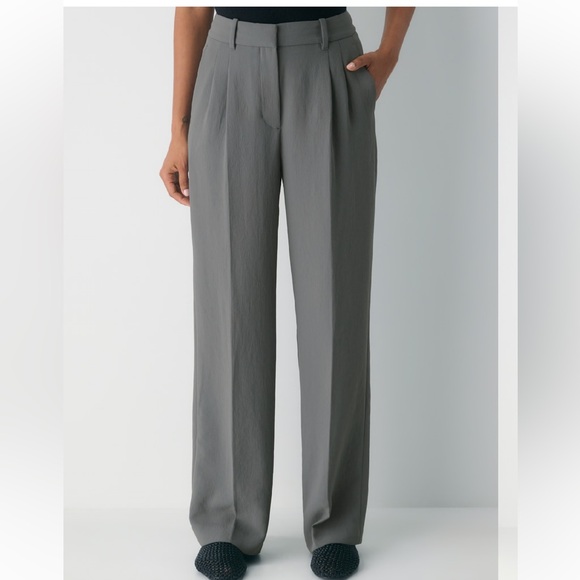 Aritzia Pants - Grey Aritzia The Effortless Pant™ - Crepette